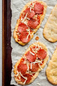 Weight Watchers Pizza recipe from RecipeGirl.com #weight #watchers #weightwatchers #ww #pizza #recipe #RecipeGirl 