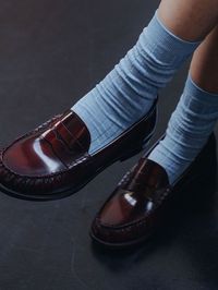 hehr is simple and sophisticated collection that blends seamlessly into any look uses high-quality fabrics to pursue long-lasting value.- Vintage and classic mood loafers- Cushioning insole for a comfortable fit- Soft and durable cow leather used- Great to match with any socks