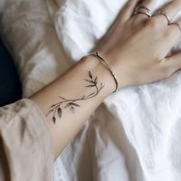 50 Super Cute Wrist Tattoos For Women You’ll Want ASAP