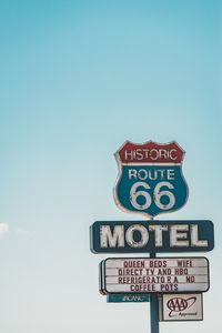 Découvrez les paysages magnifiques de la Route 66, lors d'un road trip inoubliable à travers l'Ouest américain. Voyagez en van aménagé avec vos proches et admirez les destinations nature et les villes iconiques de la Californie du Sud et de l'Arizona. Photographiez des panoramas à couper le souffle et vivez des vacances d'été mémorables en Amérique du Nord. Réservez votre road trip sur la Route 66 vintage dès maintenant !