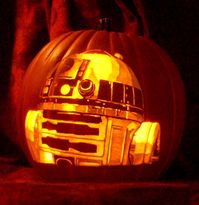 R2D2 carve by The Pumpkin Geek! www.thepumpkingeek.com #starwars