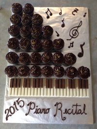 piano recital cupcakes - picture only