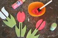 DIY painted wooden tulips. Super cute springtime decor!