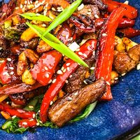 Cashew Pork Stir-Fry via @wellnesssleuth