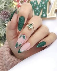 40  Festive Christmas Nails for a Very Merry Holiday Season - ♡ July Blossom ♡