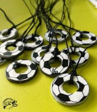 TrashN2Tees: Soccer Ball Team Necklaces // Free Printable