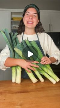 Carolina Gelen on Instagram: "LEMON LEEK AND POTATO SOUP @eatbanza #banzapartner — spiced, brothy leeks, buttery potatoes brightened with fresh lemon juice, zest and garlic. A hearty dinner perfect for these cold days! Serve with a dollop of creme fraiche and @eatbanza pasta for more protein and fiber. 

Get the full recipe on my website

#dinner #dinnerideas #cooking #soup #soupseason"