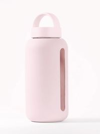 A simple glass water bottle with hydration tracking designed to help you meet your daily recommended water needs.- Simple Hydration Tracking- Wide Drinking Mouth- Dishwasher Safe- Comfortable Carry Cap- BPA, Lead, Cadmium, Phthalate, Free