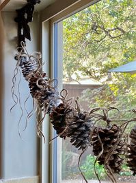 How To Make A Rustic Pinecone Garland - Nature Way