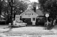 7. The world’s first drive-thru restaurant is right here in Missouri.