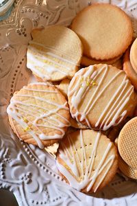 Make the easy lemon shortbread cookies with 7 easy steps and 6 simple ingredients! They are perfectly tangy, so buttery, and lightly crispy.