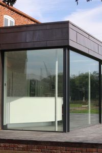 A new flexible modern addition to Grade II listed barn in Worcestershire transforms the home into a hub for entertaining and relaxing. Minimal framed sliding glass doors with flush thresholds bring the outside in. Follow the link to read more