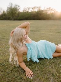 senior rep team, garden photoshoot, senior outfit inspo, senior photo inspo, spring senior photos, golden hour, photoshoot themes, senior pose inspo, oklahoma senior photographer, girlhood