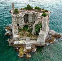 Scola Tower, Liguria, Italy : BeAmazed