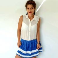 This Dolly Skirt is so cute! You can wear it with a t-shirt and a pair of sneakers for a more sporty look or match it with the Kisa Tee for a complete set. Design: Catalina Ungureanu Skill level: Beginner. Crochet hook: 4 mm (US size G). Gauge: ��● 16 sc = 10 cm ● 18 dc = 10 cm ● 9 rows dc = 10 cm #hobbiidollyskirt #hobbiidesign #hobbiicotton84softprint