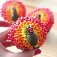 Gobble these adorable turkey cupcakes up for this Thanksgiving!