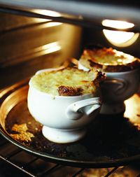 Soupe à l'oignon gratinée