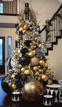 45+ Creative Christmas Tree Themes & Ideas for 2024 - HubPages