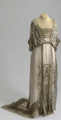 Callot Soeurs 1911-1913 Evening Gown. Closeup of the three-quarters front. Lace is amazing. State Hermitage