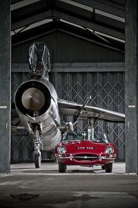 Jaguar E-Type and English Electric Lightning, shot 2011 at Bruntingthorpe airfield pic.twitter.com/lOjAnzSi8D - courtesy @James Barnes Barnes Barnes Barnes Lipman