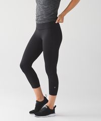 These versatile run crops keep you focused with low-bounce accessory pockets and ventilation panels. Lightweight Luxtreme® fabric wicks away sweat and added with Lycra® fibre helps retain shape.