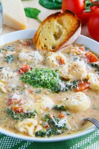 Creamy Parmesan Tomato and Spinach Tortellini Soup