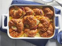 Stuffed Ham-and-Cheese Croissant Casserole