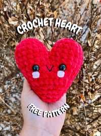 Are you looking for a free and easy crochet pattern? If so, this crochet heart pattern is for you!