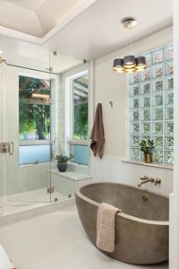 Bathroom of the Week: Open and Inviting With a Warm, Earthy Style