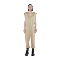 This one piece jumpsuit is reminiscent of the work clothes designs worn by construction workers and painters. It’s made out of resistant twill and the sleeveless design allows total mobility. The flaps designed in the back give it a unique and surrealist touch as an ode to Pablo Picasso, main referent of cubism. DRY CLEAN