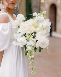 Ohio Wedding Photographer on Instagram: “Color is great, but I will forever love a classic white and green bouquet. 🌿”