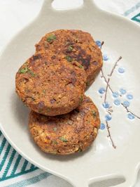 VEGGIE BURGERS MADE WITH OKARA (Vegan, from soy milk pulp) - Simple Veganizer