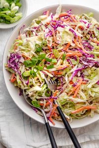 Add this easy Healthy Coleslaw recipe to your potluck, picnic and barbecue events this summer. It's a tangy, creamy, mayo-free coleslaw made with Greek Yogurt | Picnic Recipes | Salads | Summer Salad | Side Dishes | Vegetarian | Mayo-free #coleslaw #healthyrecipes #healthycolesalw #picnicrecipes #barbecue #feelgoodfoodie