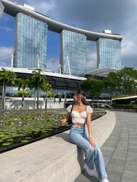 instagram photo ideas | pose inspiration | minimal & clean girl aesthetic | outfit inspo | minimal style | simple style | basic fits | that girl aesthetic | spring summer 2023 | outfit ideas | street style | vacation | travel | instagram summer | beach | city | picture inspiration | singapore marina bay sands