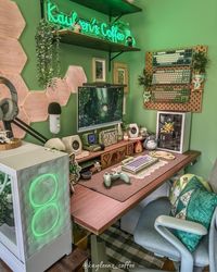 (2) ☕️ ~• K a y l e e n •~ ☕️ on X: "Good morning and happy Friday from the green gaming setup 🧺🌿 https://t.co/8idfmVOkrB" / X