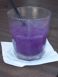 Purple flip flop - Malibu rum, vodka, pomegranate juice & pineapple juice