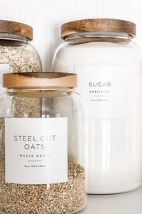 DESIGN | NgLp Designs shares Minimalist Pantry Labels for an organized pantry | modern white, durable, square or round, fits mason jars /// designer labels, white and black, minimalism, minimal, mason jar crafts, home decor  /// #labels #masonjarcrafts #diyhomedecor