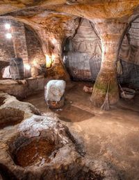 Beneath Nottingham Castle, there is a labyrinth of man-made sandstone caves and tunnels that are strongly related to the famous legends of Robin Hood, who was said to use them to escape the Sherriff of Nottingham. Now you can go deeper into Nottingham’s network of man-made caves than ever before, thanks to the brand new Nottingham Caves App.