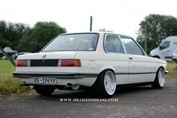 BMW (E21) 323i