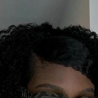 Jaelah Majette on Instagram: "a two in one super cute natural hairstyle for the spring time. Lil side swoop action with bouncy curls. Tutorial: 1. Start with clean damp hair 2. Section off a piece in the front, twist it so it’s out of your way 3. Define curls (water, @patternbeauty curl moose & wetline xtreme gel @xtremegelusa) 4. Smooth hair out with @patternbeauty shower brush & pin up 5. Mix got2b hair gel (black tube) and got2b freeze spray together on a paper plate 6. Untwist the front