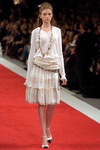 Chanel Spring 2005 Ready-to-Wear Fashion Show | Vogue