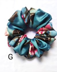 What is your fav? . . . . . #xxlscrunchie #xlscrunchie #jumboscrunchie #floralscrunchies #etsyseller #EtsyFinds #smallbusinesslife #smallbrand #supportsmallbusiness #smallbusinesssupport