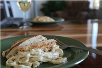 Creamy chicken fettuccine alfredo made with Missouri wine. Perfect new easy dinner recipe with a fun twist. Pair with wine and enjoy!