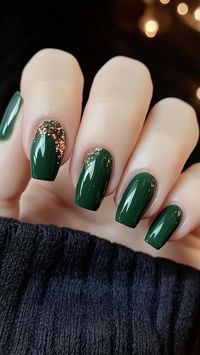 #GoldGreenNails #ElegantNails #NailArt #GoldNails #GreenNails #LuxuriousManicure #FestiveNails #GlamNailDesigns #GoldAndGreen #StylishNails