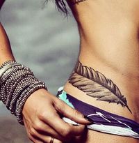 plume tatouage