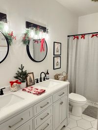 christmas bathroom decor