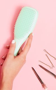 Tangle Teezer The Wet Detangler Hairbrush Mint KarmaA hairbrush that understands how to treat wet and fragile hair expertly With unique teeth that flex over tangles and knots with every single stroke The Wet Detangler hair brush quickly detangles hair confidently whilst helping to reduce breakage