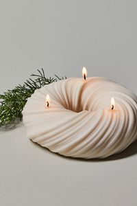 holiday decor; holiday shopping; ornament; winter; tree decor; home decor; gift guide; gift ideas; candle; wreath; wreath candle;