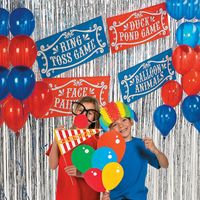 Carnival Fun Photo Booth Idea | Bring your school carnival, community event or carnival party to life with this fun photo booth idea! Photo booth shots make great carnival mementos! #carnival