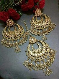 Maang tikka earrings sets